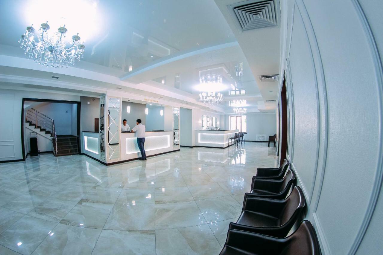 Osh Grand Hotel Chavo ภายนอก รูปภาพ